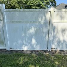 Blue-line-pressure-washing-savannahs-top-pressure-washing-company-in-rincon-Ga-for-a-vinyl-fence-cleaning 9