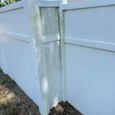 Blue-line-pressure-washing-savannahs-top-pressure-washing-company-in-rincon-Ga-for-a-vinyl-fence-cleaning 4