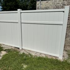 Blue-line-pressure-washing-savannahs-top-pressure-washing-company-in-rincon-Ga-for-a-vinyl-fence-cleaning 5